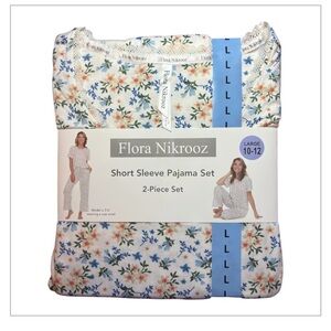 Flora Nikrooz White and Blue Floral Pajama Set Short Sleeve Pockets 😍